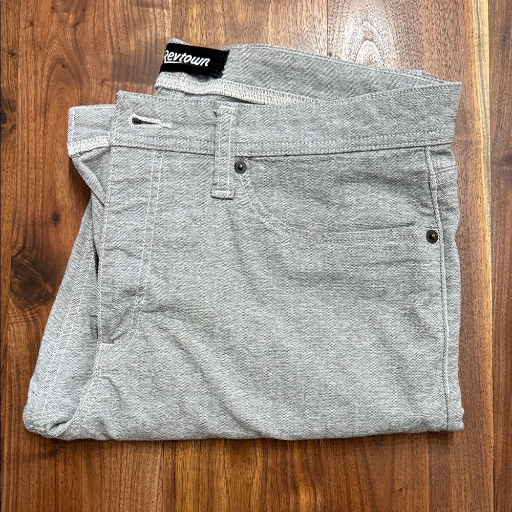 REVTOWN TECH JEANS
Light Gray 36x30